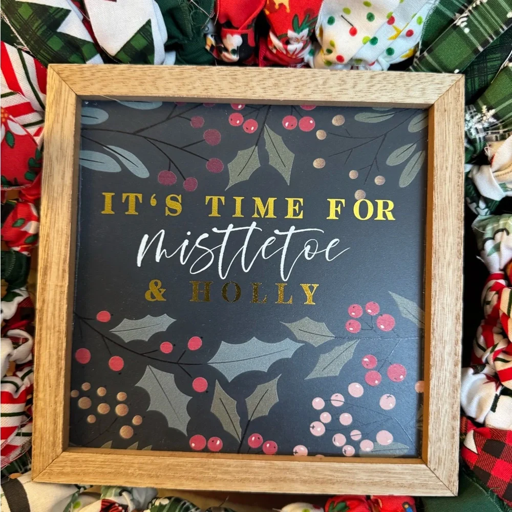 Christmas It’s Time for Mistletoe and Holly Rag Wreath